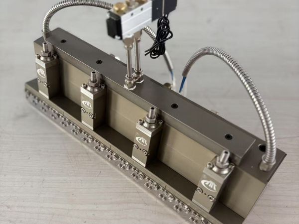 恒海热熔胶机在高速护理垫设备上的应用